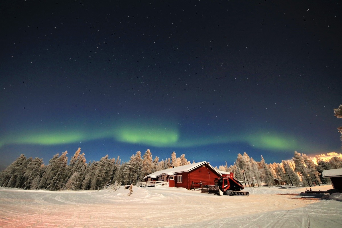 aurora-borealis-di-swedia-menyaksikan-cahaya-utara-yang-menakjubkan
