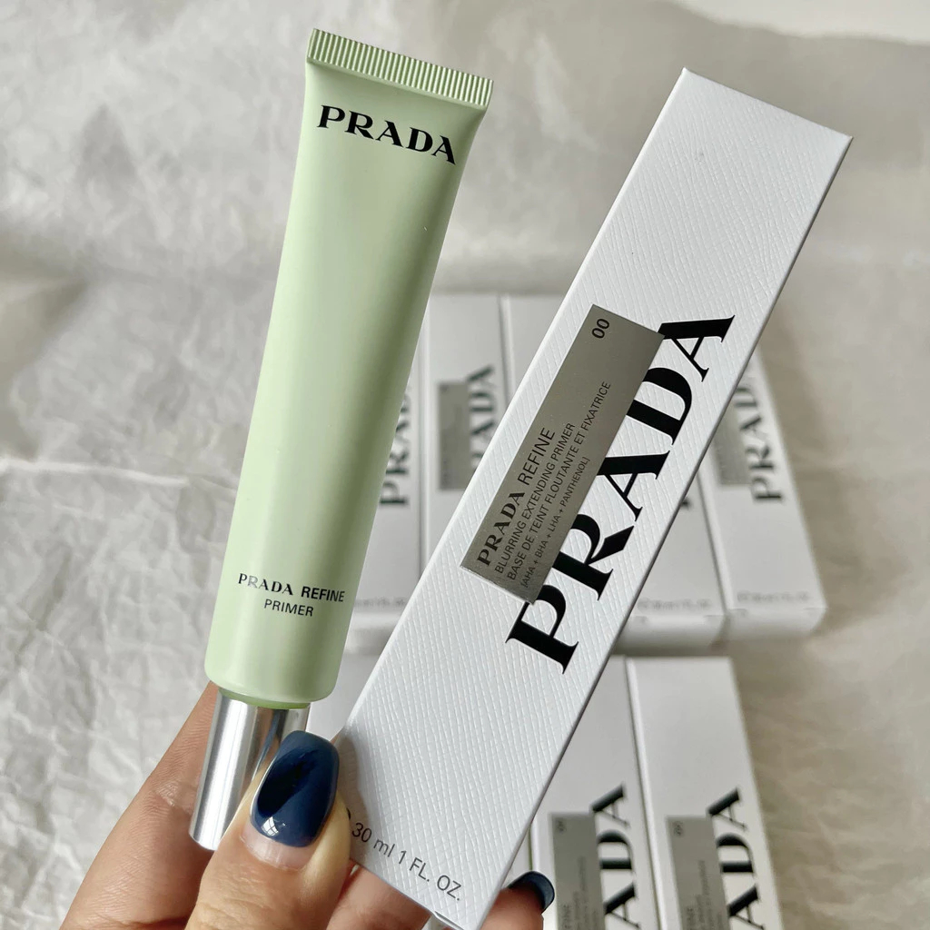 Prada Refine Blurring Extending Primer: Primer Halus dan Tahan Lama