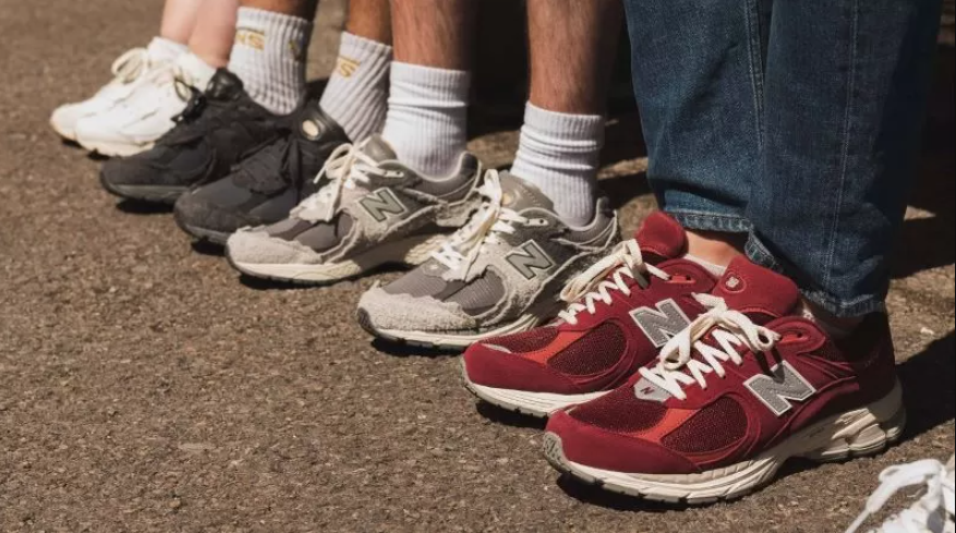 5 Sepatu New Balance Favorit Gen Z, Wajib Punya Buat Jalan-Jalan Gaya!