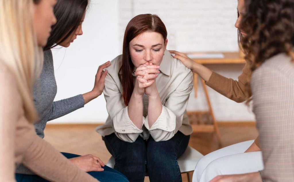 10 Cara Membantu Teman atau Keluarga yang Mengalami Depresi